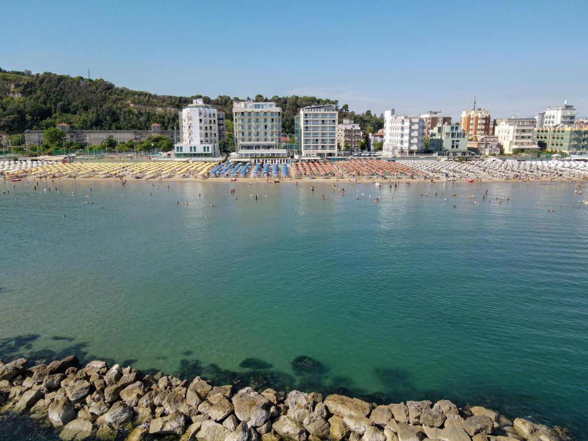 Nautilus Family Hotel Pésaro Exterior foto